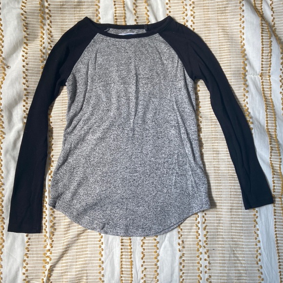 EUC Old Navy girls long sleeve size 8 - Picture 1 of 1